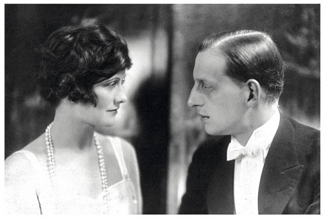 Un romance de altos vuelos, complots palaciegos y un vividor con olfato: así nació el perfume más famoso del mundo