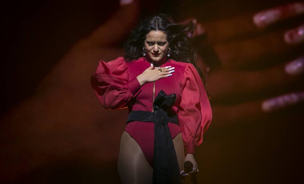 Rosalía, en el seu concert a Barcelona, el 7 de desembre.