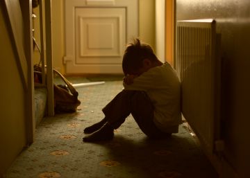 Niños solos en casa: entre la tristeza y la autonomía