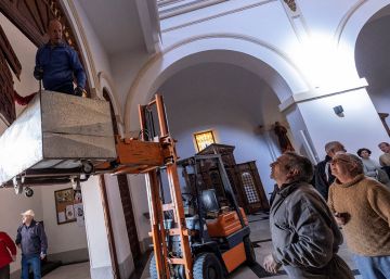 Un conductor empotra su coche frente al altar de una iglesia en Toledo