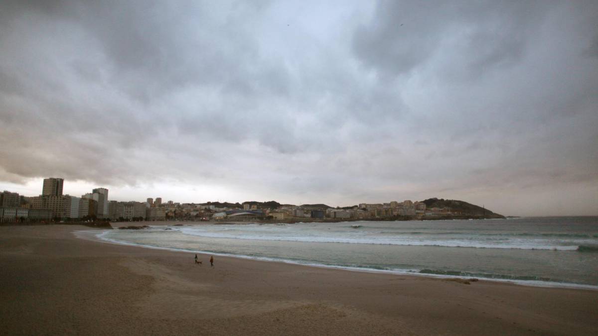 Cielo encapotado sobre A Coruña, el pasado 9 de enero.