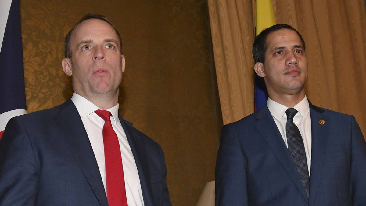 Guaidó con Dominic Raab, este martes.