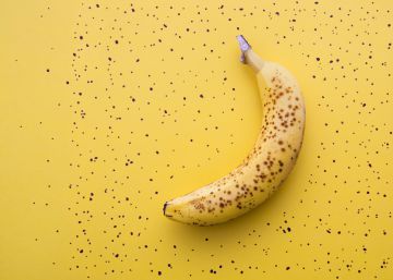 Tres cosas que puedes hacer con un plátano pocho mejores que tirarlo a la basura (y que son deliciosas)