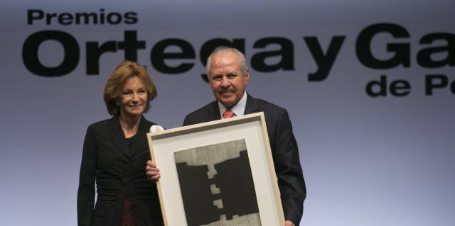Darío Arizmendi recoge el premio Ortega y Gasset por su trayectoria.