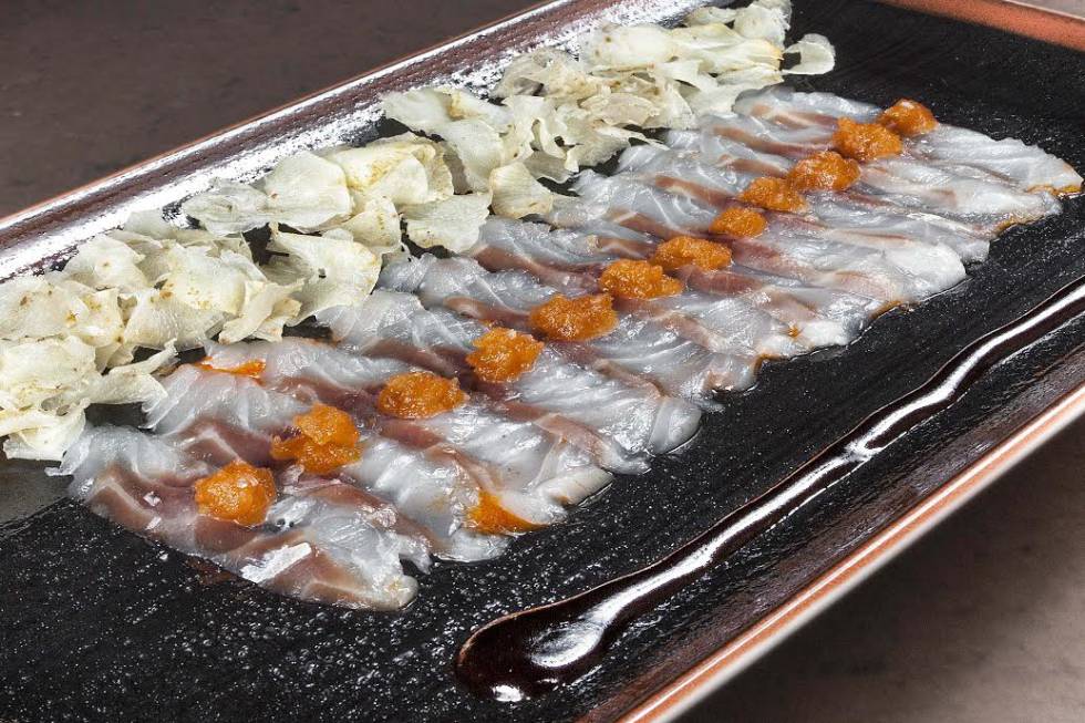 Usuzukuri de lubina en 99 Sushi Bar en Madrid. J.C. CAPEL