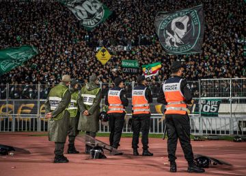 Cuando el malestar social ocupa las gradas del campo de fútbol Cuando el malestar social ocupa las gradas del campo de fútbol