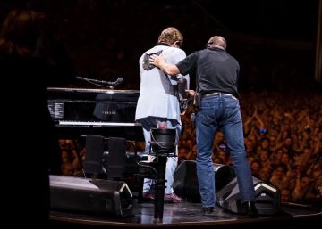 Una neumonía obliga a Elton John a interrumpir un concierto en Nueva
Zelanda
