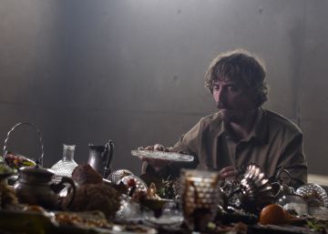 Por qué la gente no deja de hablar de ‘El hoyo’, el filme español de Netflix que triunfa en el mundo