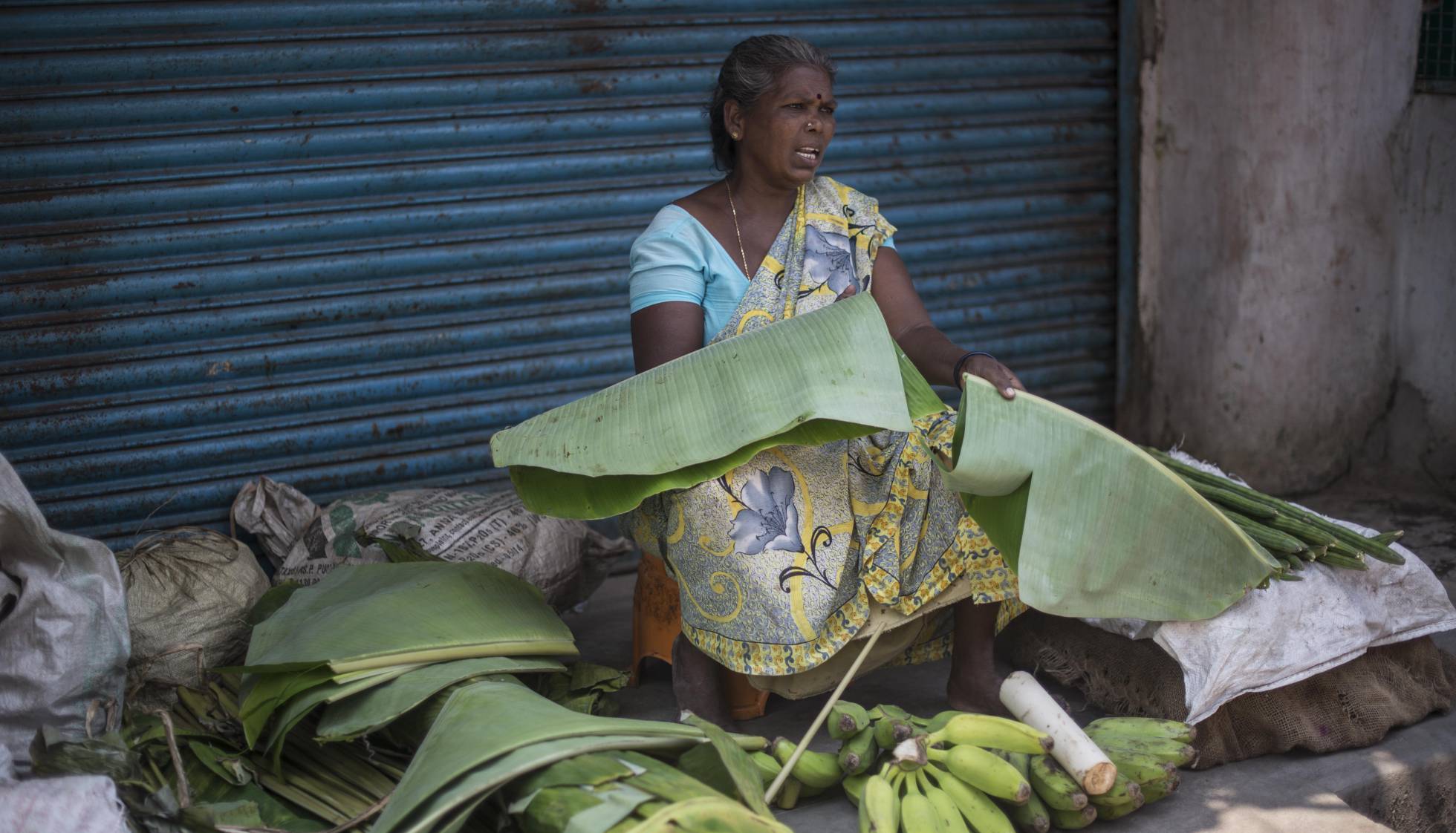 Cómo evitan el plástico compradores y vendedores en India
