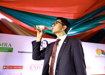 El falso remedio milagroso contra la covid-19 que se extiende por África El falso remedio milagroso contra la covid-19 que se extiende por África