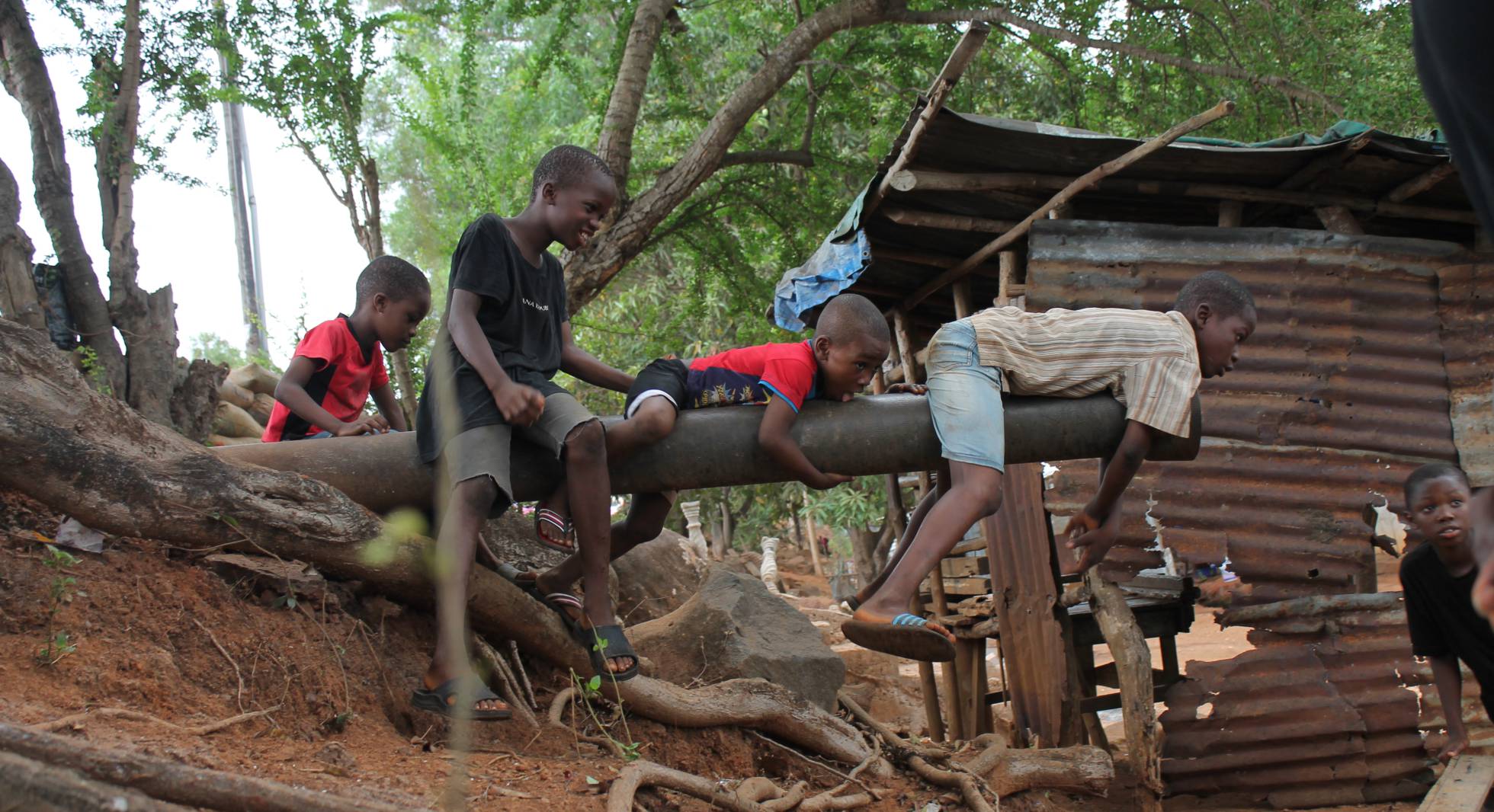 Sin agua, sin espacio ni viviendas adecuadas... las muchas tareas pendientes de Freetown