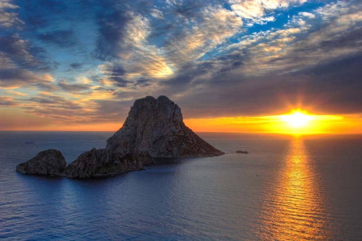 ¿Playa o montaña? Ni una ni otra... ¡acantilados!