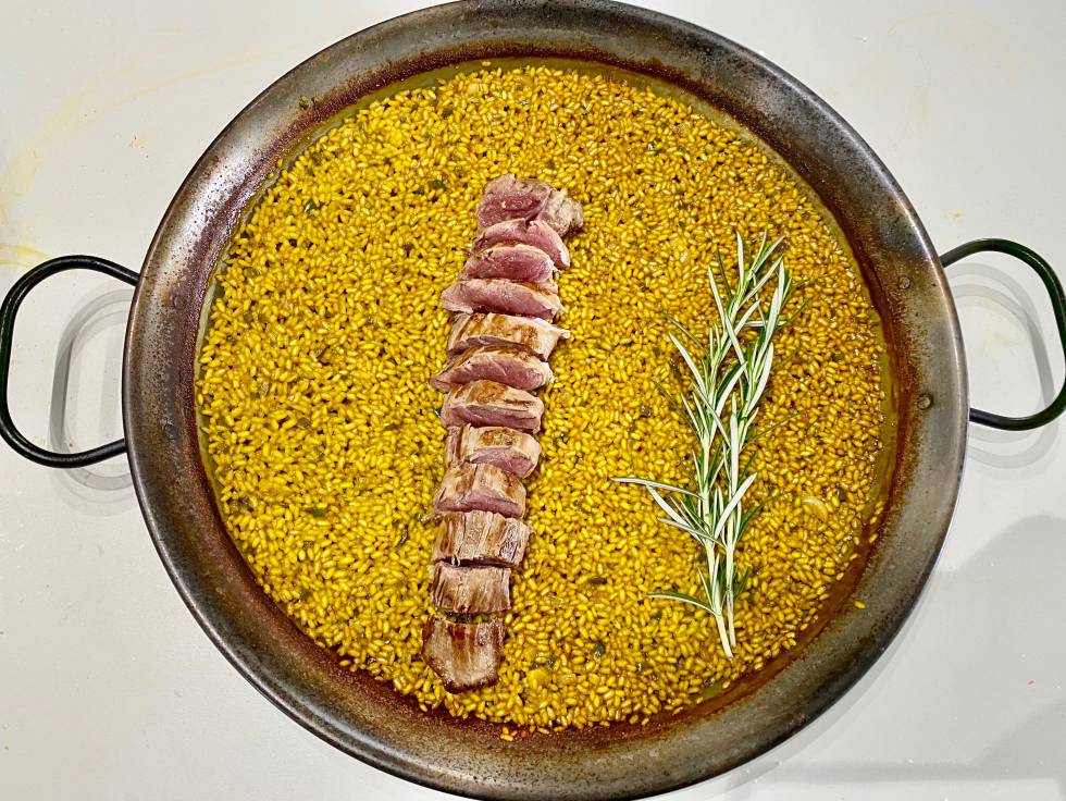 Arroz en caldo de carne con lomo de cerdo la firma Maskarada.