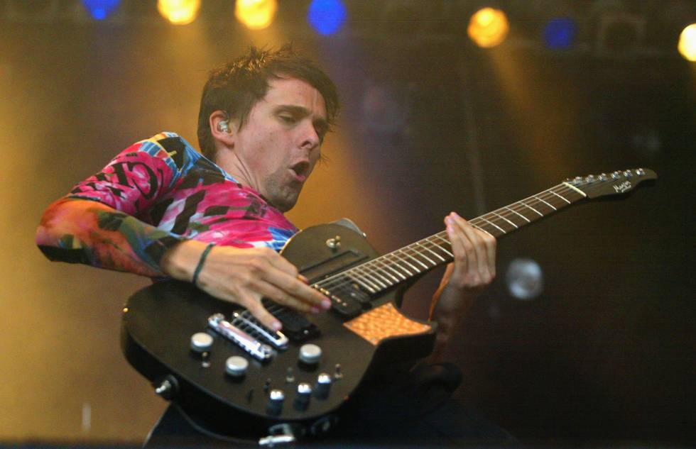 Muse actuando en Sydney en 2003.