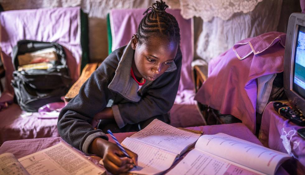 Whatsapp, tele y radio: los más usados para educar durante la pandemia