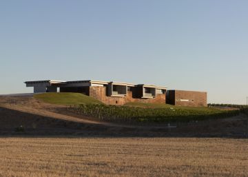 Una bodega con ventanas Una bodega con ventanas