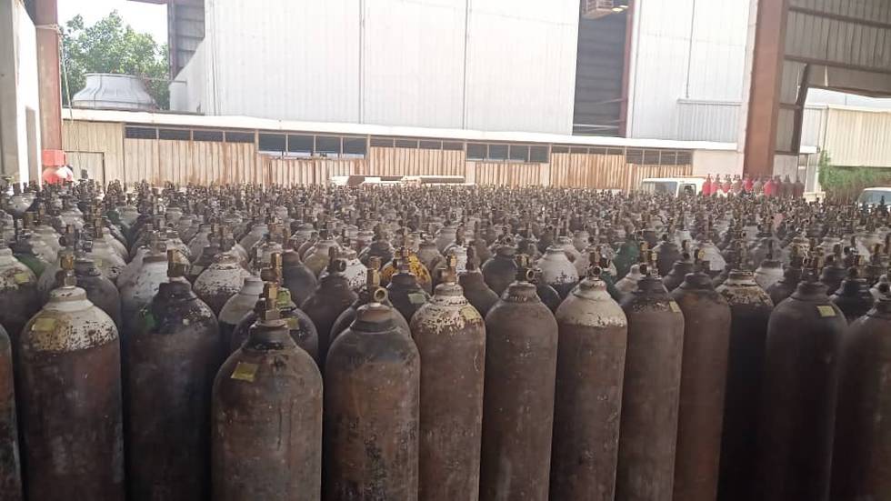 Botellas de oxígeno disponibles para el centro hospitalario que gestiona MSF, el único que trata enfermos de covid-19 en el sur de Yemen.