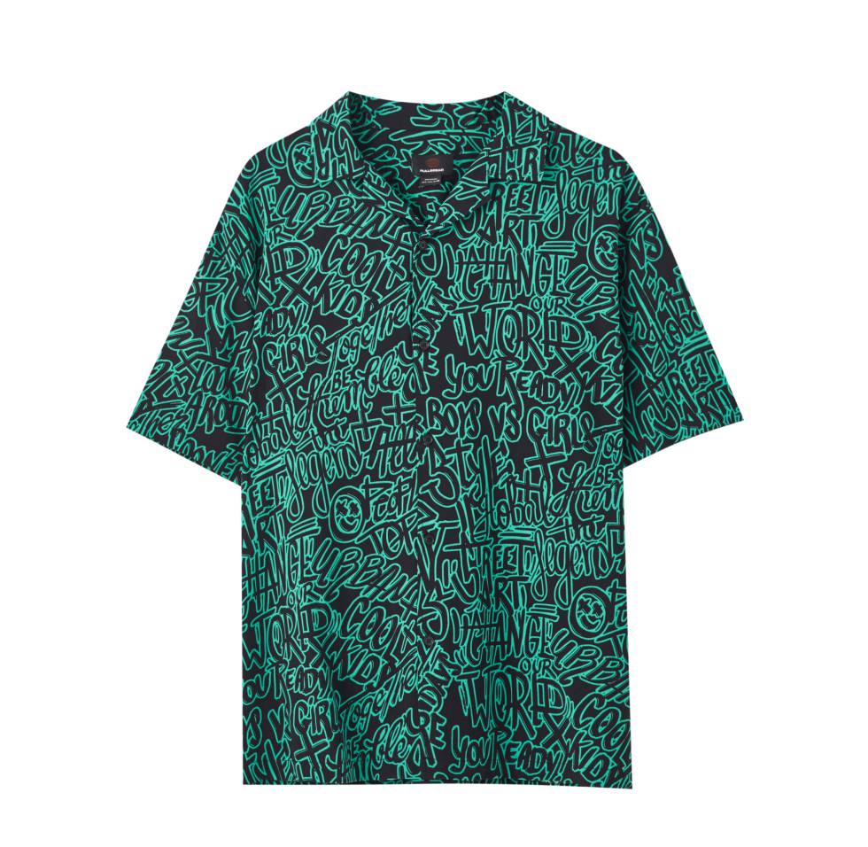 Camisa 'Graffiti' de Pull&Bear.
