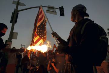 Disturbios en Los Ángeles durante las protestas recientes por el homicidio de George Floyd.
