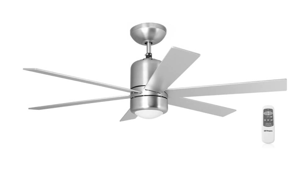 Las noches de verano serán mucho mejores con este ventilador de techo que incluye luz y mando a distancia