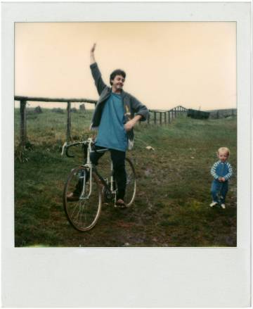 Fotografía de la exposición 'The Polaroid Diaries' de la fundación CO Berlin (se puede visitar hasta el 5 de septiembre). En ella aparece Paul en Campbeltown (Escocia) en 1970.