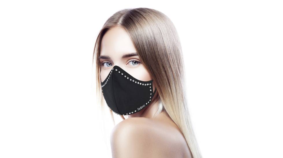 Elegantes y con diseños de cristal: las mascarillas perfectas para lucir en ocasiones especiales