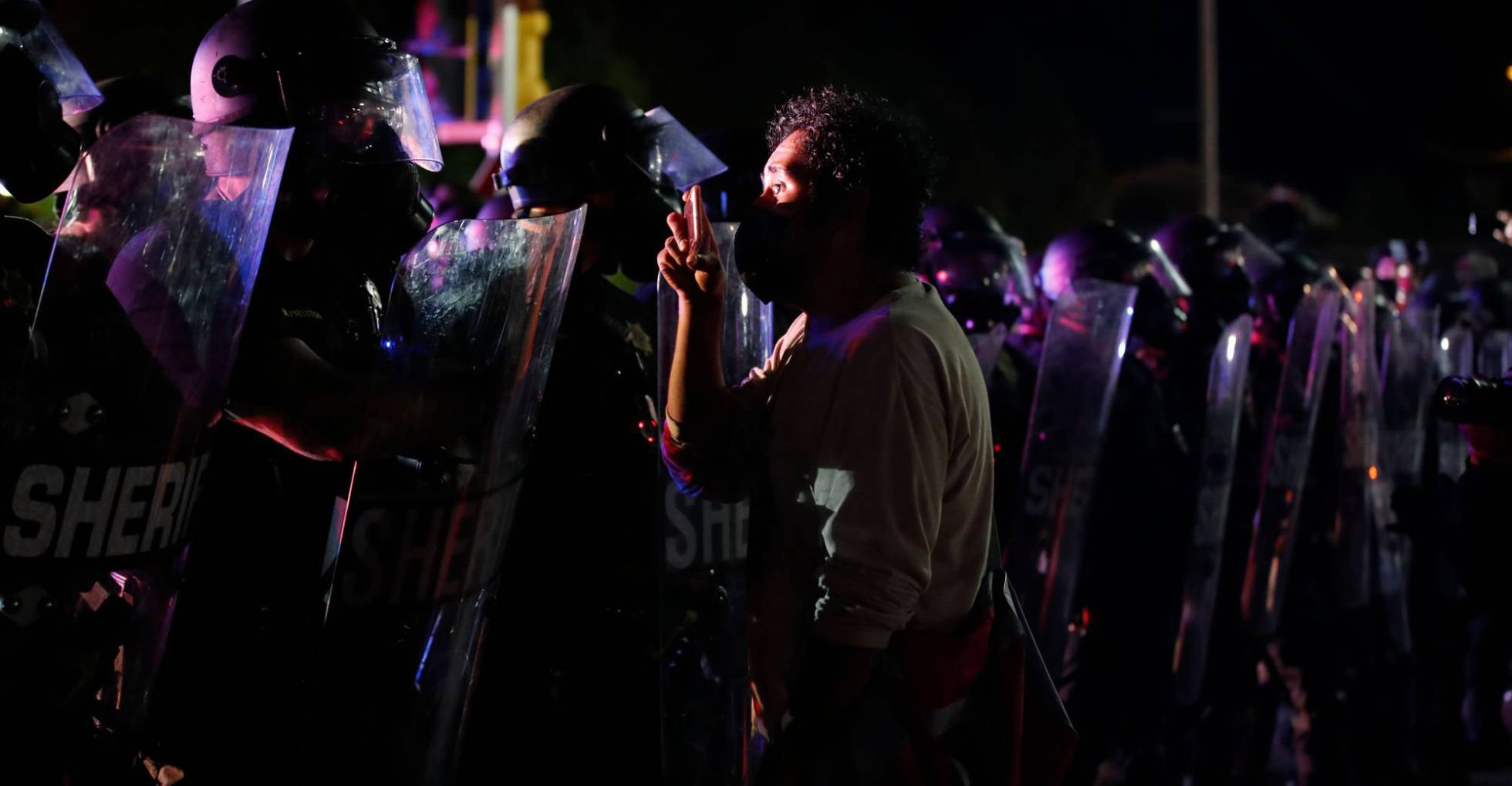 Tercera noche de protestas en Wisconsin