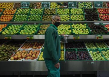 Las fruterías, el trampolín para los inmigrantes emprendedores en Madrid
