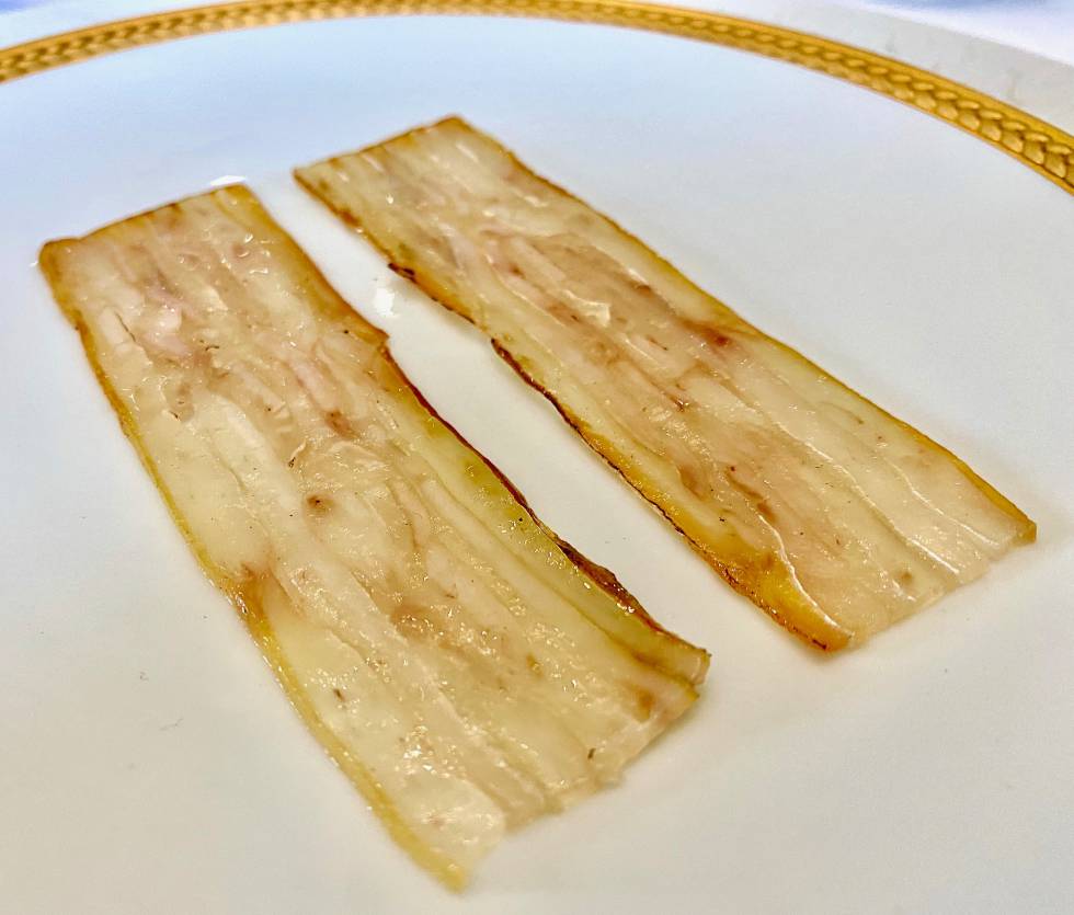 Beicon de ventresca de corvina (MENÚ 2020) J.C. CAPEL