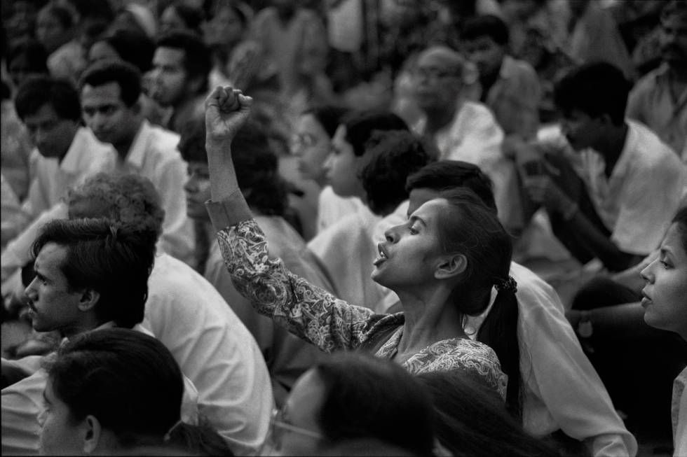 Smriti Azad durante una protesta en Shaheed Minar, Daca, Bangladesh, 1994.