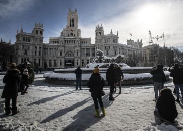 Los edificios emblemáticos de Madrid tras la nevada de ‘Filomena’