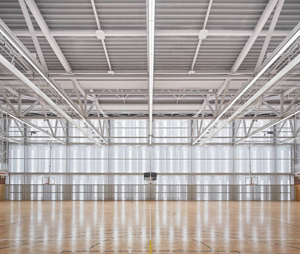 Interior del polideportivo.