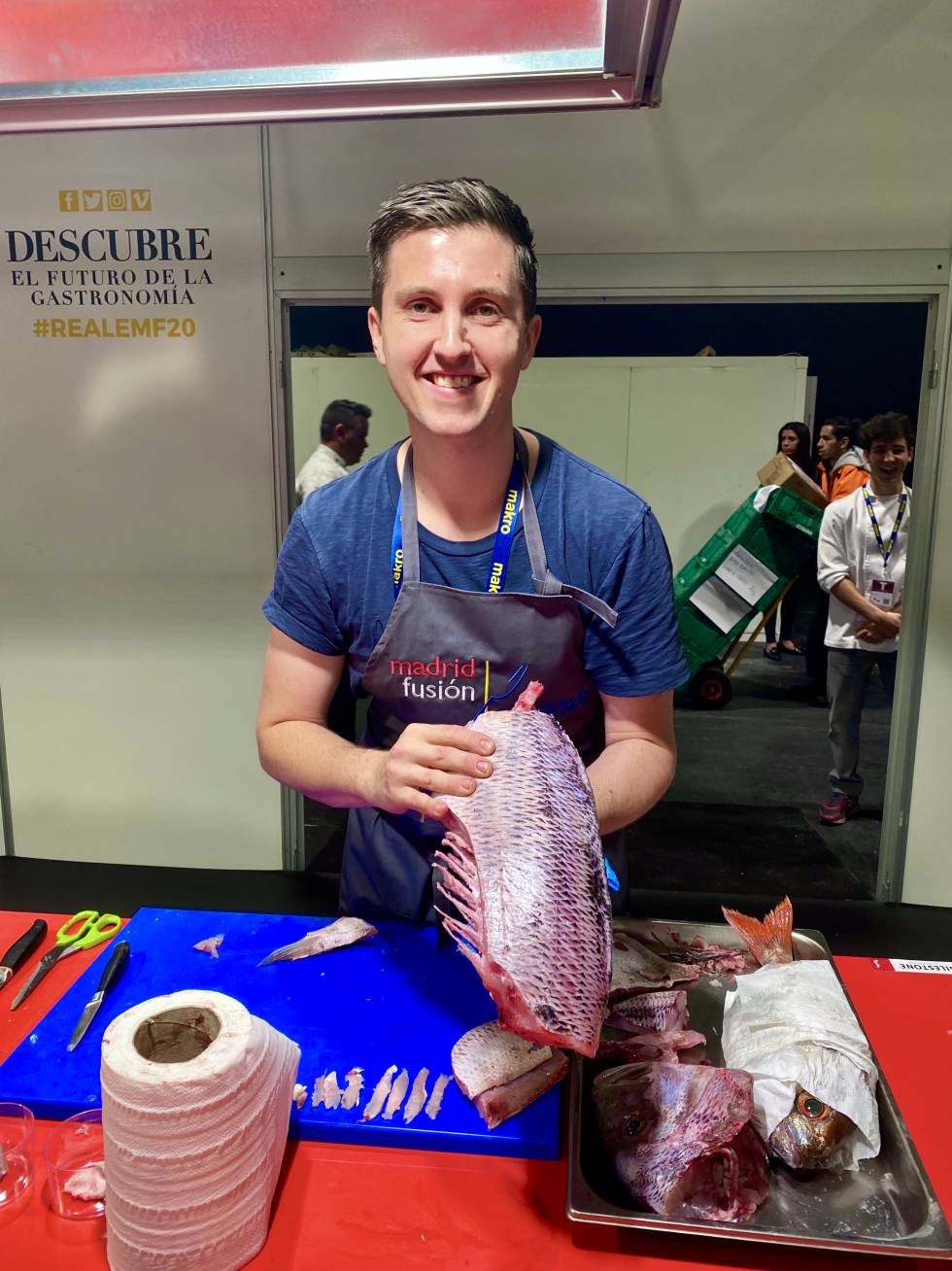 Josh Niland despiezando una corvina. J.C. CAPEL