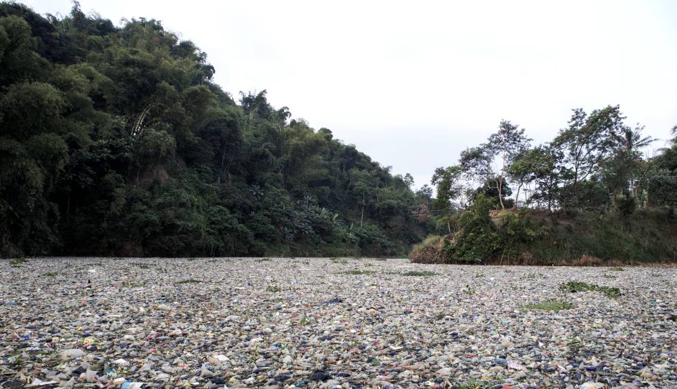 Vivir y morir por la contaminación del río Citarum