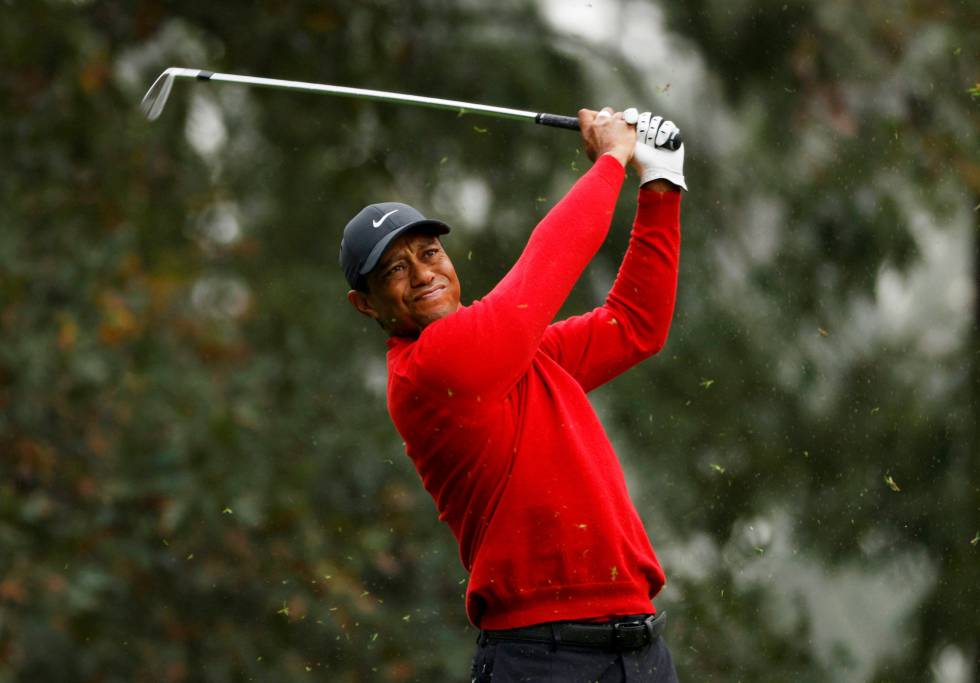 FILE PHOTO: Golf - The Masters - Augusta National Golf Club - Augusta, Georgia, U.S. - November 15, 2020 Tiger Woods of the U.S. on the 4th hole during the final round REUTERSMike SegarFile Photo