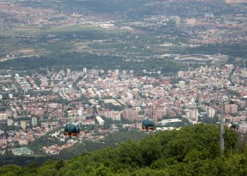 Las vistas de Skopje desde la montaña Vodno, a la que se puede ascender en telecabina.
