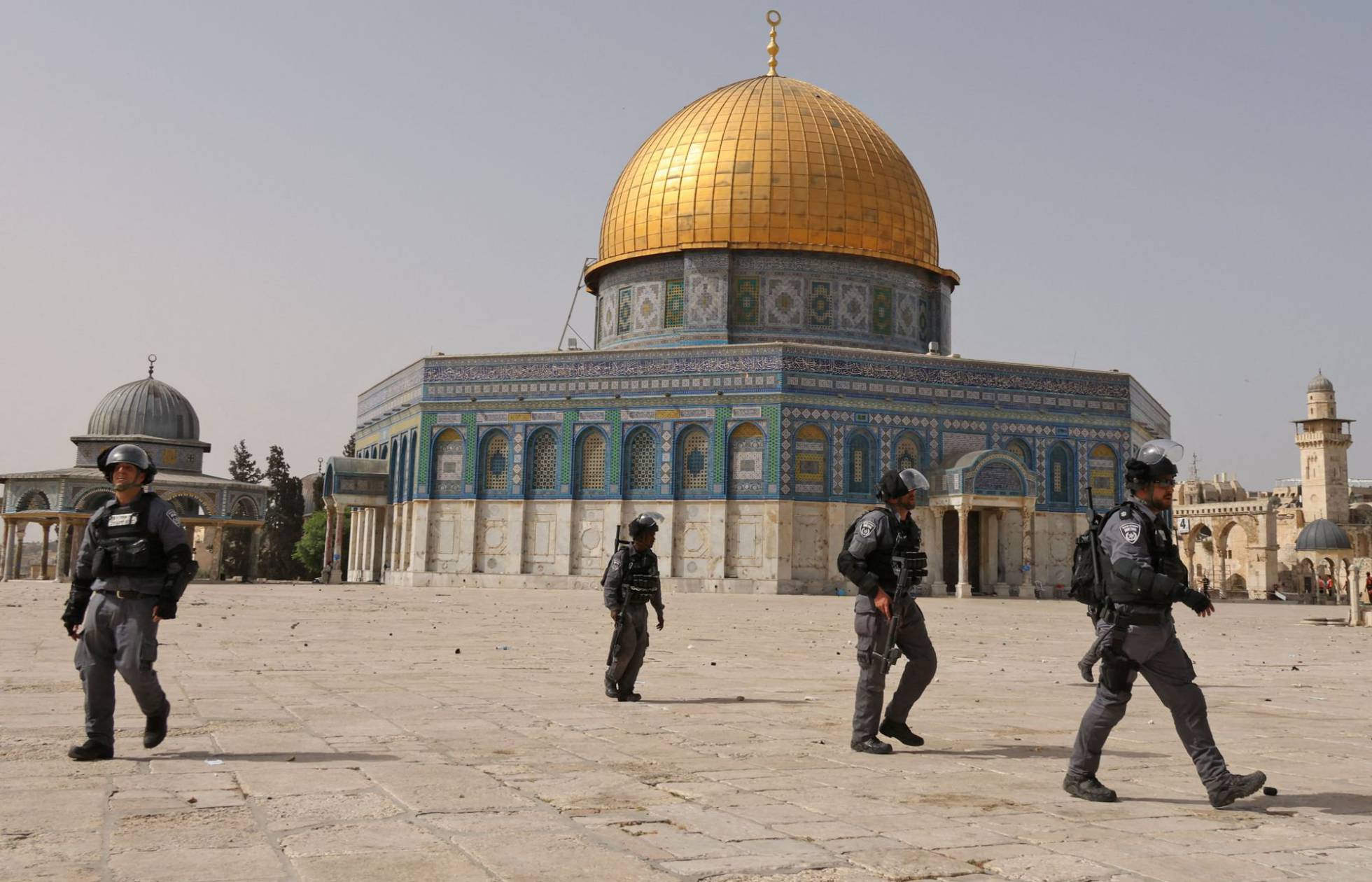 Agentes de la policía en la mezquita de Al Aqsa.