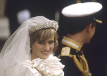 40 años de la boda de Carlos y Diana: del cuento de hadas a un matrimonio visiblemente roto en 21 fotos 40 años de la boda de Carlos y Diana: del cuento de hadas a un matrimonio visiblemente roto en 21 fotos