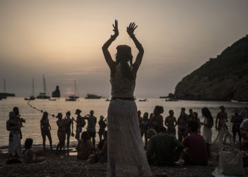 Estampas de una Ibiza en plena mutación