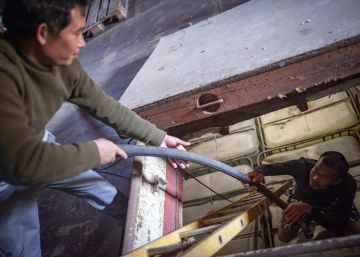 Tres marineros, confinados en un buque abandonado en Cádiz Tres marineros, confinados en un buque abandonado en Cádiz