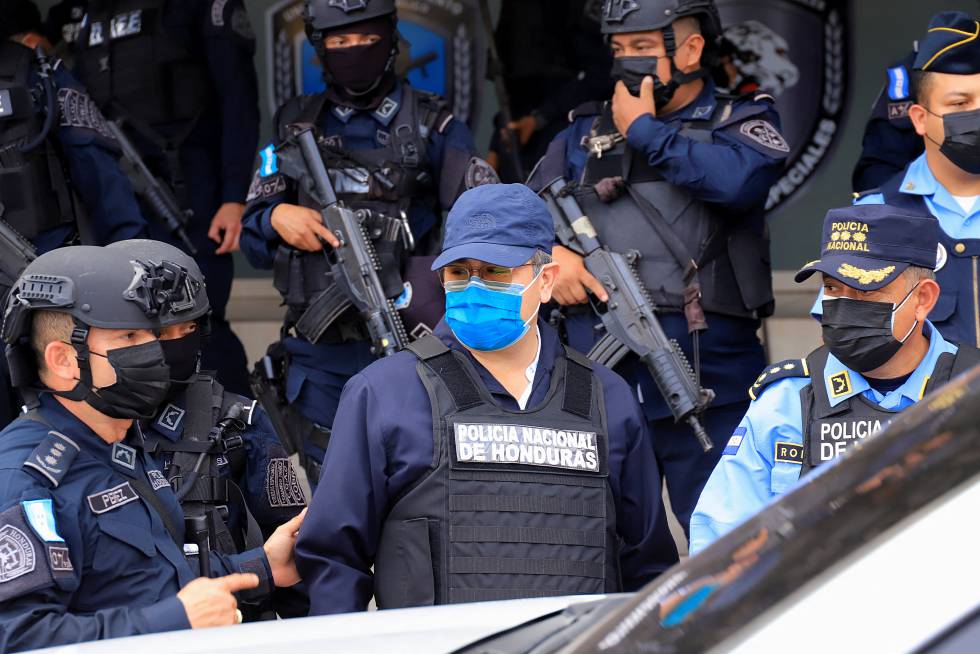 La detención del expresidente de Honduras, en imágenes