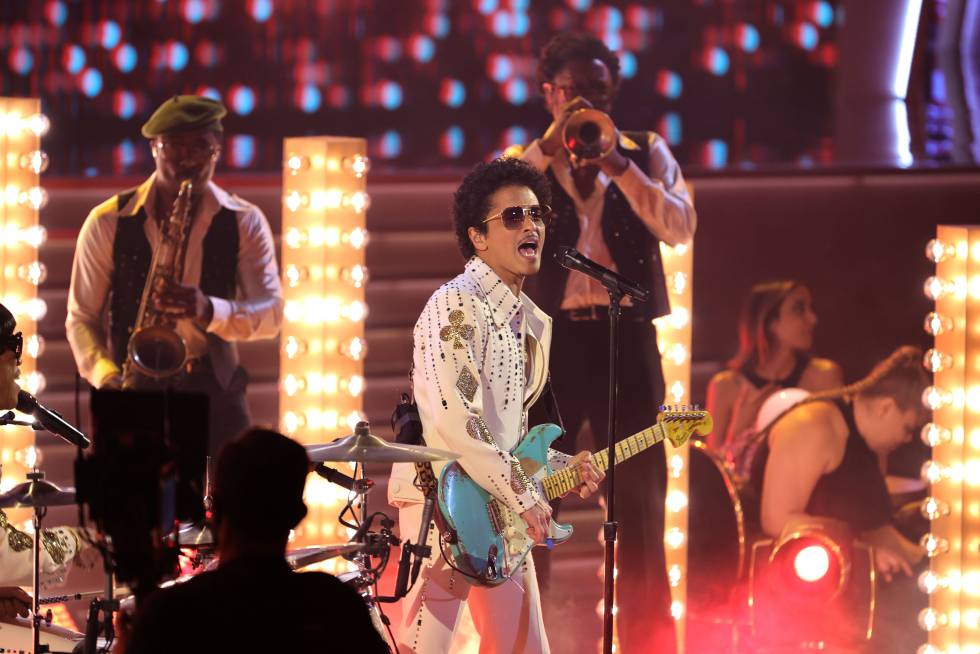 Los mejores momentos de los Grammy, en imágenes