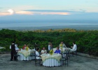 Una mesa con vistas a Managua Una mesa con vistas a Managua