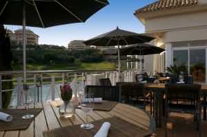 Terraza del restaurante El Lago, en Marbella (Málaga). Terraza del restaurante El Lago, en Marbella (Málaga).