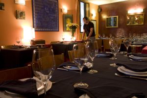 Comedor de La Tasquita de Enfrente, en Madrid. Comedor de La Tasquita de Enfrente, en Madrid.