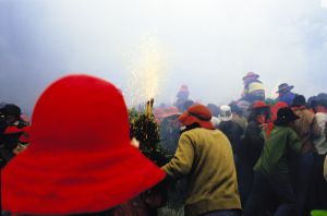 Fuego y emoción en los 'plens' de La Patum de Berga (Barcelona).