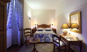 Habitación del hotel Palacio de Samaniego (Álava).