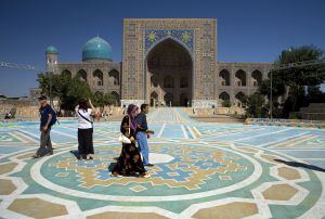 La madraza de Tilla-Kari Medressa, en Samarcanda (Uzbekistán). La madraza de Tilla-Kari Medressa, en Samarcanda (Uzbekistán).