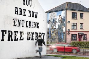 Murales en el barrio de Bogside (