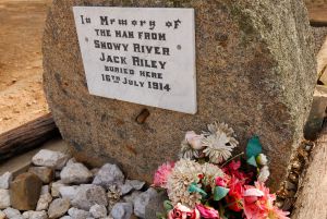 La tumba de Jack Riley en Corryong.